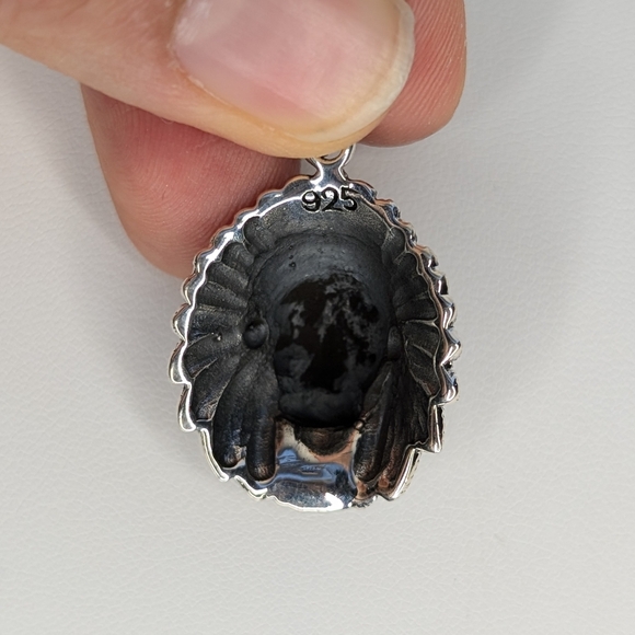 Chief's Head Pendant S925 Sterling Silver - Picture 3 of 3